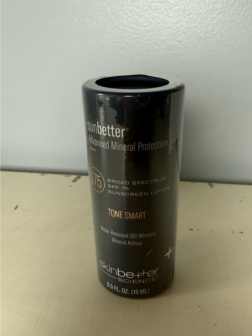 1 tube of Skinbetter Science Sunbetter SPF 75
Sunscreen Lotion